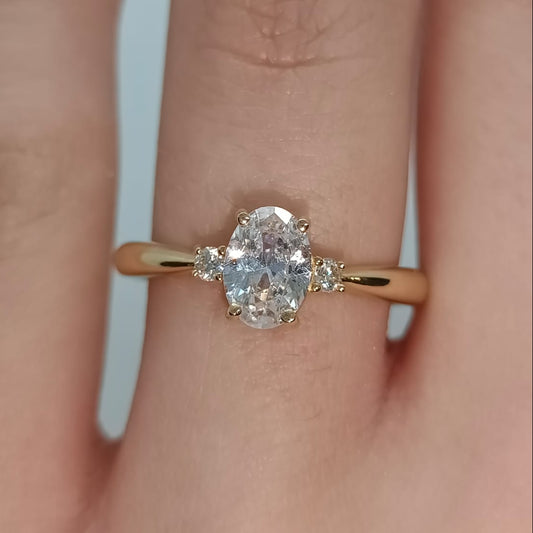 Anello in Oro Giallo 750 con Zirconi Brillanti – Eleganza Classica